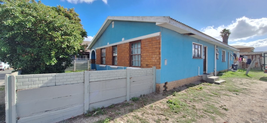 4 Bedroom Property for Sale in Grassy Park Western Cape